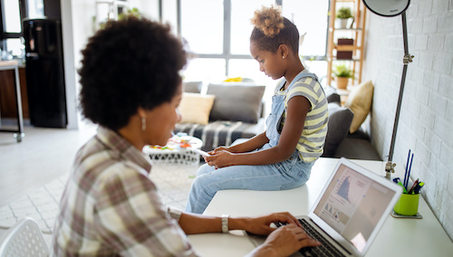 parent setting healthy boundaries for work life balance